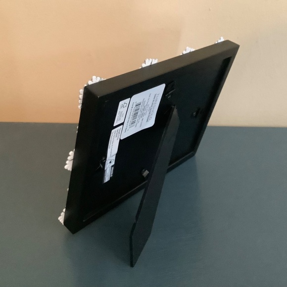 5x7 glitter snowflake and pearl snowflake frame - Picture 4 of 7